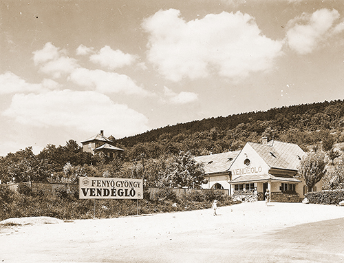 A Fenyőgyöngye vendéglő 1960 körül